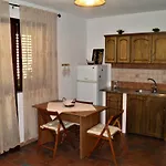 Bilocale Al Piano Terra A 3 Minuti Dal Mare A Apartamento