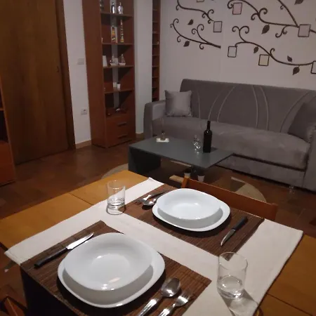 Bilocale Al Piano Terra A 3 Minuti Dal Mare A