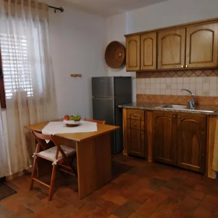 Bilocale Al Piano Terra A 3 Minuti Dal Mare A La Caletta